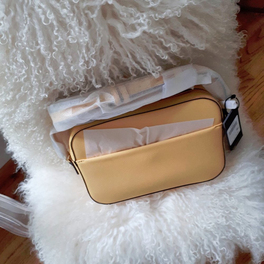 NWT Karl Lagerfeld faux leather lemon crossbody camera bag - Picture 4 of 9